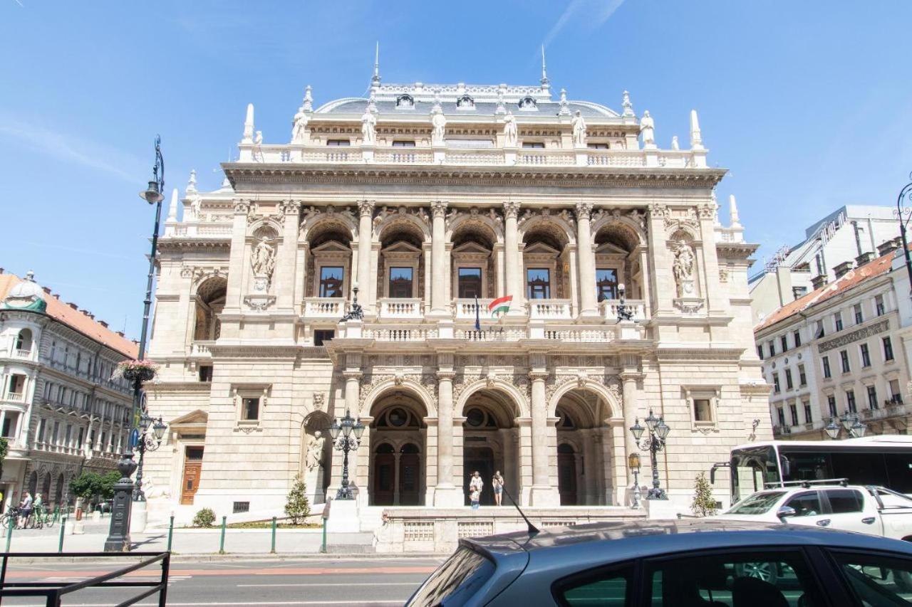 Central Relax Boutique Suites Budapest Exterior photo