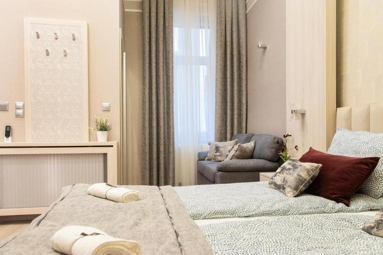 Central Relax Boutique Suites Budapest Exterior photo