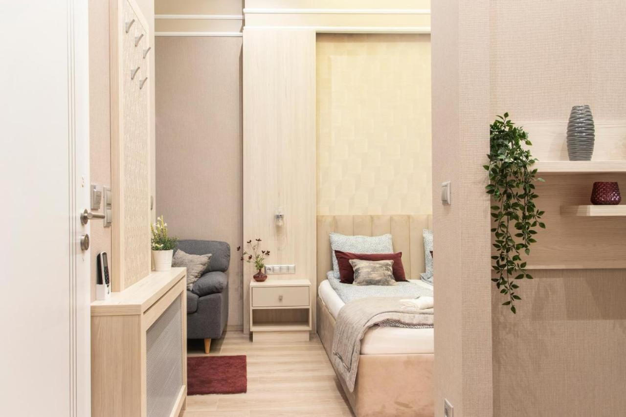 Central Relax Boutique Suites Budapest Exterior photo