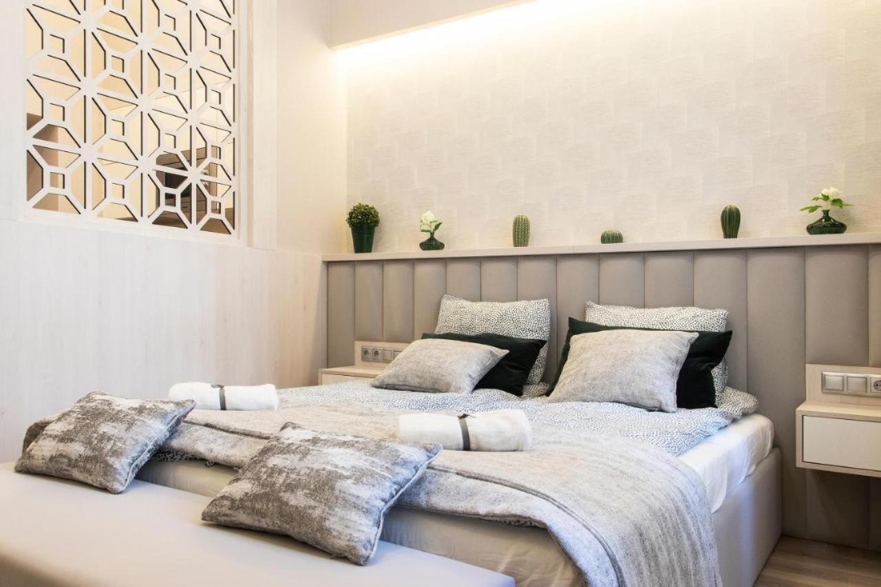 Central Relax Boutique Suites Budapest Exterior photo